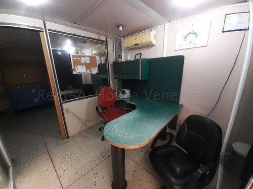 Imagen 10 de 30 de Galpones-depositos En Venta } Barquisiimeto /04245565759