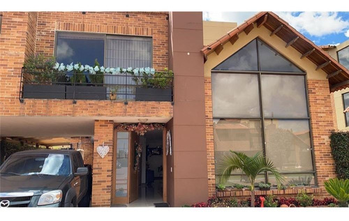 Se Vende Casa 325 M2, $870.000.000 Santa Cecilia V