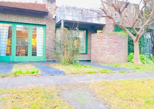 Imagen 1 de 6 de Chalet En Venta En Ituzaingo Norte