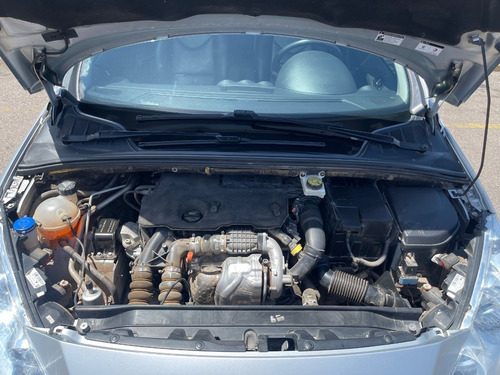 Imagen 12 de 25 de Peugeot 408 Allure+ Hdi ¡inmaculado!