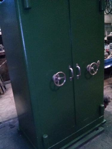 Caja Fuerte Antigua Preparada Para Armero.transpato