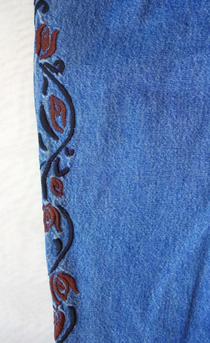 Pantalón De Jean Bordado Nuevo Sin Etiquetas Talle 28