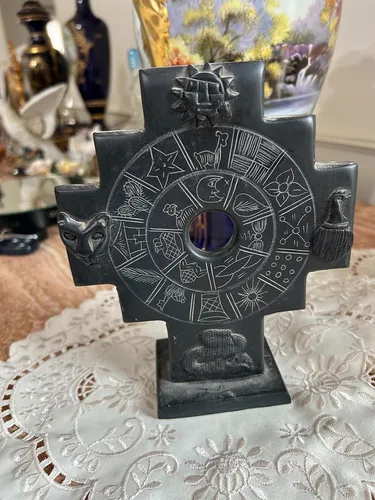 Chacana Tallada En Piedra Negra Arte Precolombino