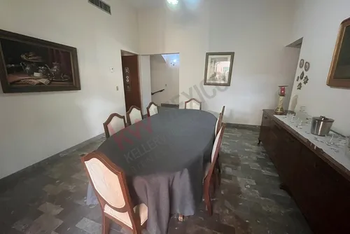 Casa En Chapultepec: 1 Piso, Confort Y Amplitud.