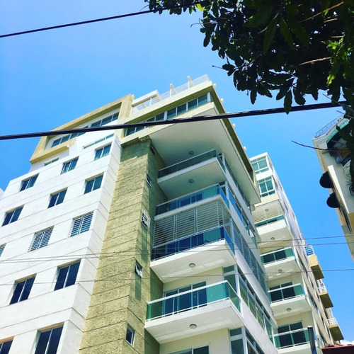 Imagen 1 de 14 de Penthouse De 686 Mts2, 3 Niveles, 3 Parqueos.