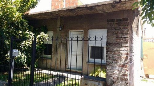 Casa Con Galpon En Venta