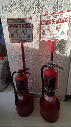 Extintores Para Incendio Y Bases De Piso 
