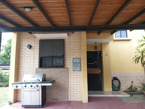Imagen 2 de 15 de En Venta Townhouse En Resd Iñaki El Rincon (amoblado Y Equipado