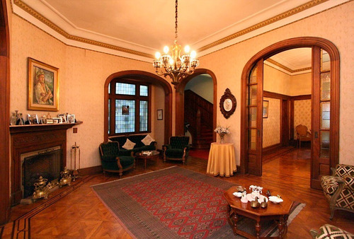 Imagen 3 de 29 de Casa Estilo Tudor - Cochera - Jardín - Única En Caballito