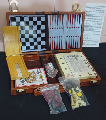 Estuche Cuero Con Juegos De Mesa Y Cartas Para Viaje (Usado)