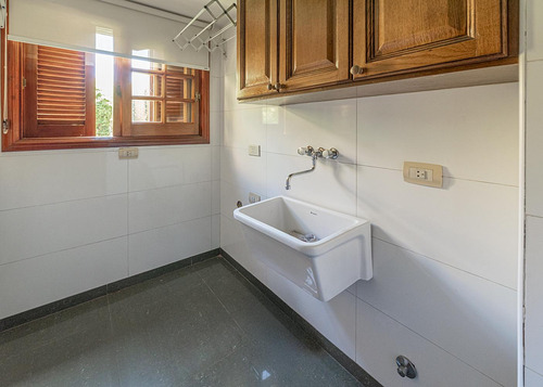 Venta Casa En Piñeyro Sobre Lote Propio