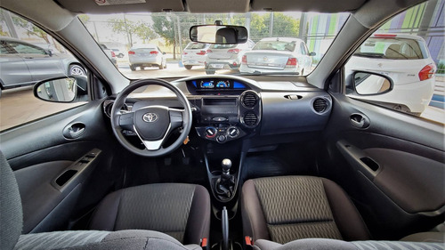 Imagem 8 de 11 de Toyota Etios 1.3 X 16v Flex 4p Manual