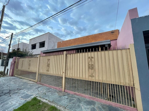 Casas Venta; Con Local; Patios; Cocheras; Ringuelet.