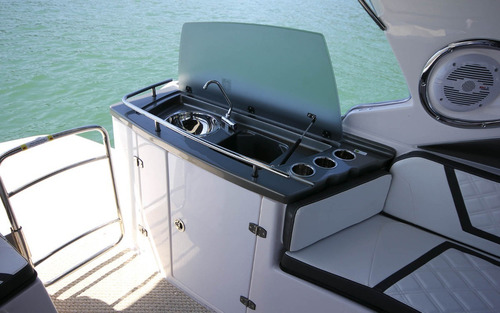Imagem 4 de 15 de Lancha Fibrafort Focker 305 + Motor 380hp Dts Mercruiser