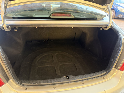 Kia Cerato 5D 1.6 Mec