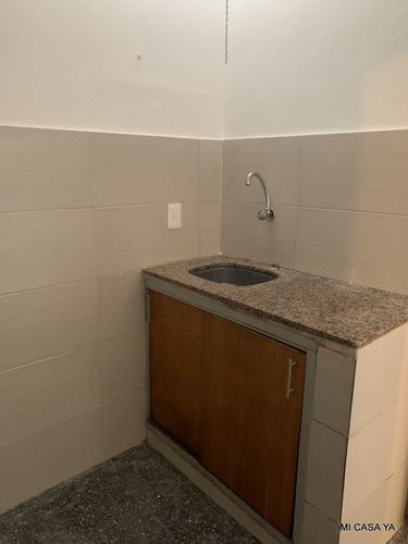 Imagen 12 de 16 de Venta Apartamento La Blanqueada 1 Dorm , Planta Baja, Patio Y Sin Gastos Comunes.