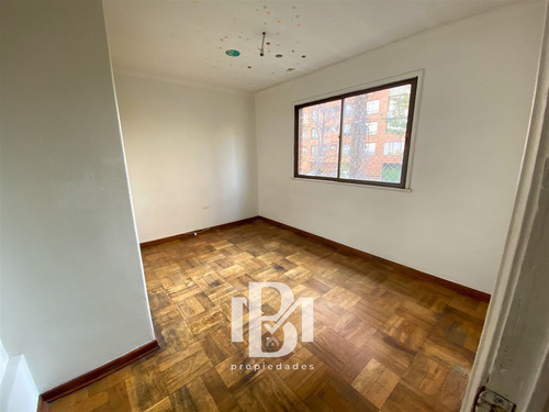 Casa En Venta De 3 Dorm. En Las Condes