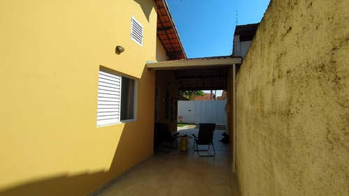 Imagem 27 de 28 de Casa No Jardim Regina, Em Itanhaém, Com Churrasqueira, Espaço Para Piscina, Despensa, Jardim , Aceita Financiamento Bancário