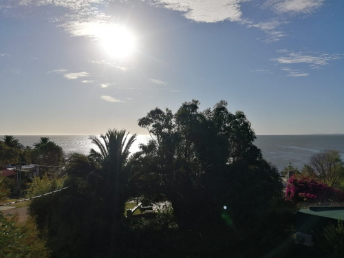 Imagen 1 de 14 de Casa A La Venta Con Vista Al Mar En Piriapolis