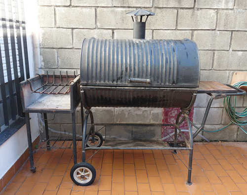 Parrilla Tambor De 200 Litros Con Fogonero Negra (Usado)