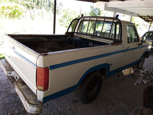 Ford F-100 Pick Up
