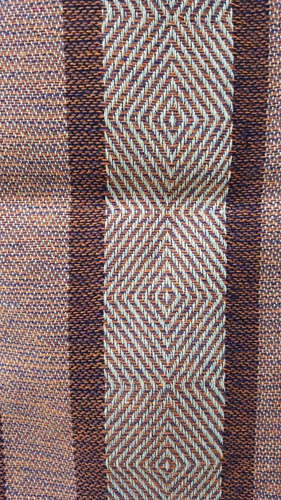 Imagen 4 de 5 de Poncho Artesanal Rombos Terracota