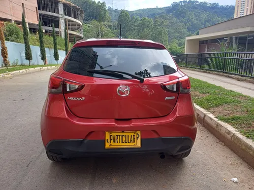 Mazda 2 Turing automatico