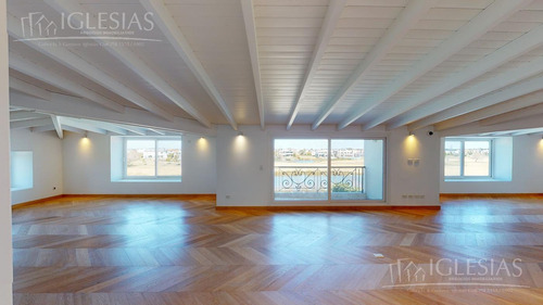 Imagen 27 de 30 de Tour 360º - Casa Al Lago - Barrio El Golf, Nordelta