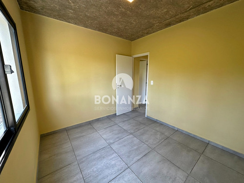 Casa En Venta A Estrenar. Piriápolis. 2 Dormitorios, 2 Baños, Parrillero. Construcción Tradicional.