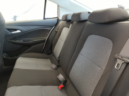 Imagen 15 de 23 de Chevrolet Onix Plus 1.2 Ls Mr
