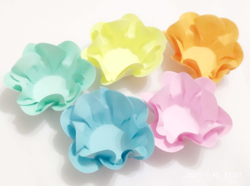 Imagem 1 de 3 de 50 Forminhas Doces Finos Modelo Flor Papel Candy Color