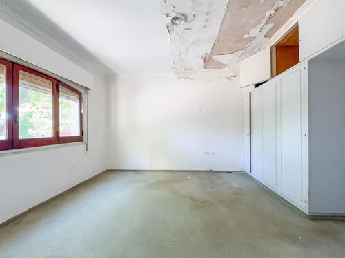 Casa 3 Dormitorios, Cocina Separada, Enorme Jardin, Abasto