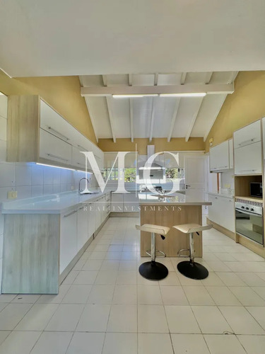 Venta Casa Zona Golf, 5 Dorm.+ Dep.servicio, Barbacoa Y Piscina