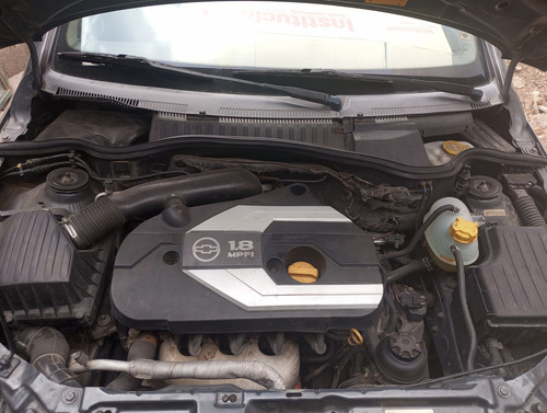 Chevrolet Corsa 1.8 4p Comfort A Mt