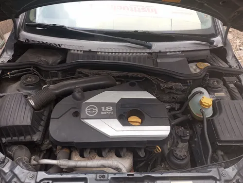 Chevrolet Corsa 1.8 4p Comfort A Mt