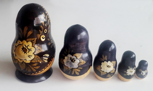Mamushkas Rusas Pintadas A Mano Son 5 De 8 Y 2 Cm - C4 C