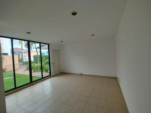 Casa Condominio En Venta En Hacienda Tétela, Cuernavaca Morelos.