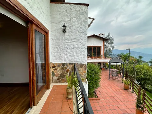 Casa En Arriendo En Loma Del Escobero. Cod A776176