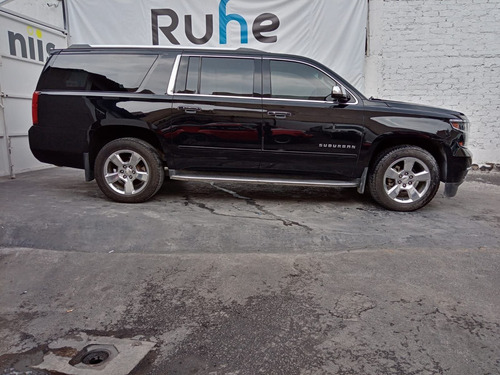 Imagen 4 de 15 de Chevrolet Suburban 2017 5.3 V8 Lt Piel At
