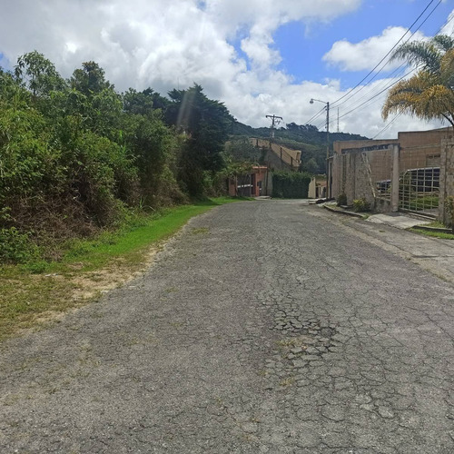 Imagen 14 de 17 de Espectacular Terreno En Venta Para La Construcción De Casa Residencial Club De Campo, Una De Las Mejores Urbanizaciones De Los Altos Mirandinos 23-2939