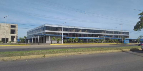 Imagen 2 de 9 de Oficina De 130 Mts2 P2 En Alquiler - C.e. Vista Norte - Av. Alirio Ugarte Pelayo (3477)