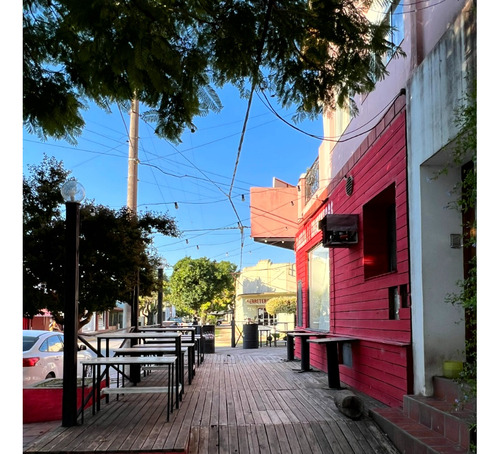Inversión Estratégica En Esquina Comercial: Local Y Departamento En El Centro De La Ciudad