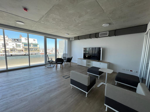 Alquiler Oficina 75m2 Piso Alto - C 2 Divisiones De Blindex Open Space.