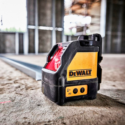Nivel Laser Autonivelante 2 Lineas Con Base Dewalt Dw088k
