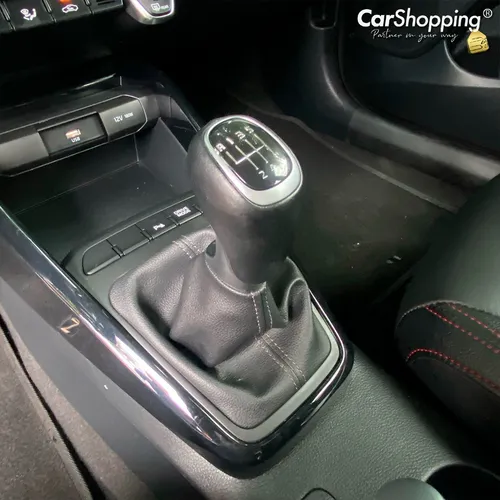 Kia Stonic 1.0 Mt Zenith Híbrida La Más Full Como Nueva