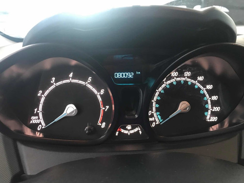 Imagen 13 de 15 de Ford Fiesta Kinetic Design 2014 1.6 Sedan S Plus 120cv