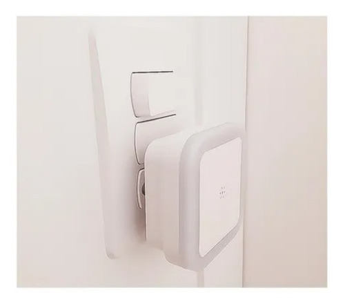 Imagem 2 de 7 de Luminária Luz Noturna Sensor De Luminosidade Automático Buba