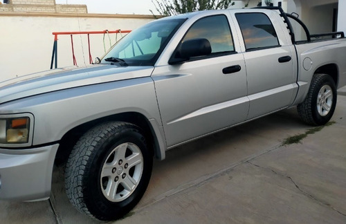 Imagen 2 de 8 de Dakota 2011 Pick Up 4 Puertas Slt Crewcab V6/3.7 Aut 4x2