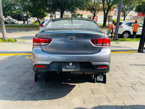 Imagen 5 de 8 de Kia Rio L 2019