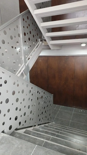 Comercial, Notaria, Centro Medico, Restaurante.